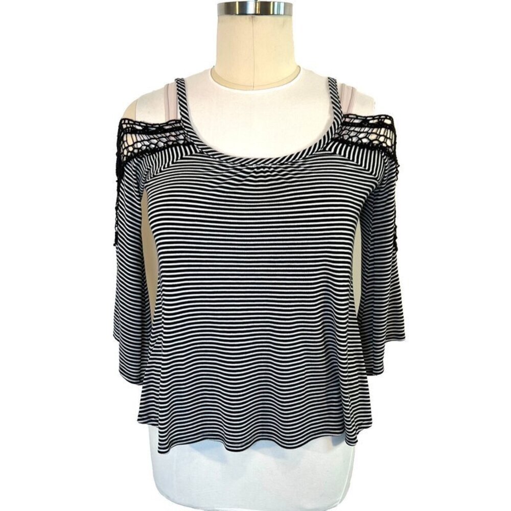 Cha‎ Cha Vente - Women's M Striped Ribbed Crochet Trim Cold Shoulder Flare Hem